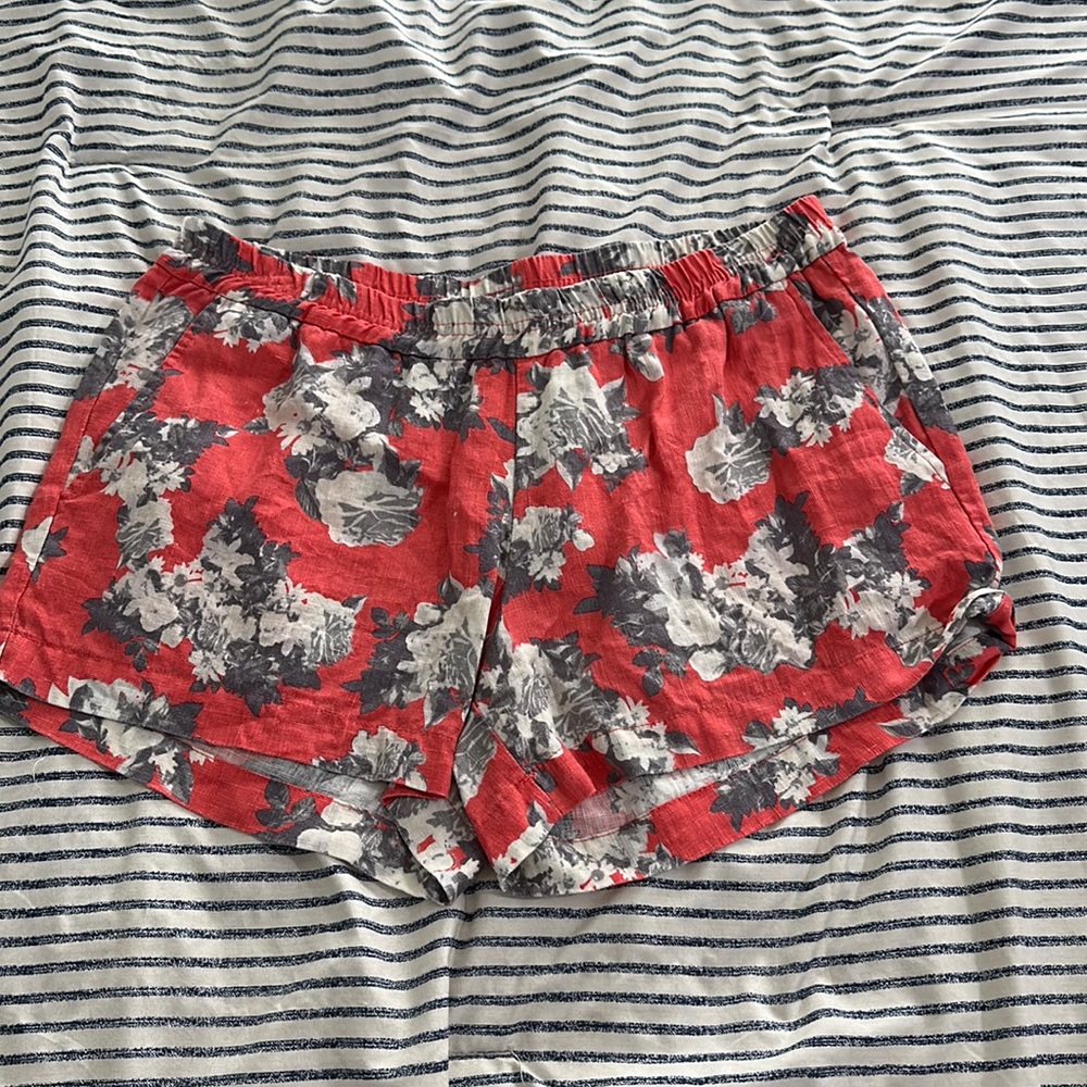 Kut from the Kloth Red Floral Women’s Shorts